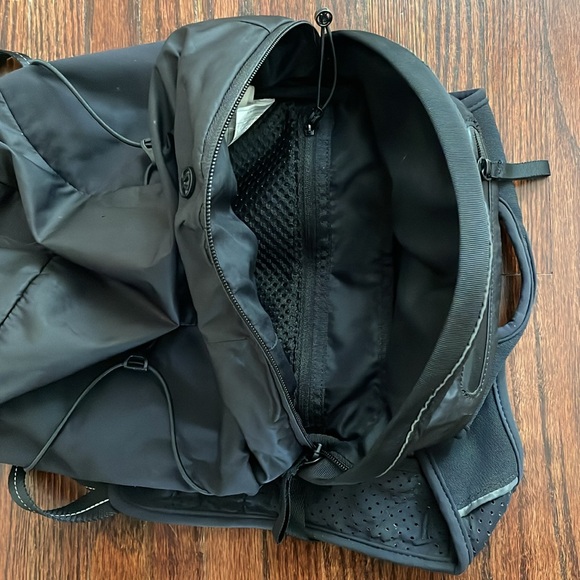 Lululemon backpack - Picture 3 of 4